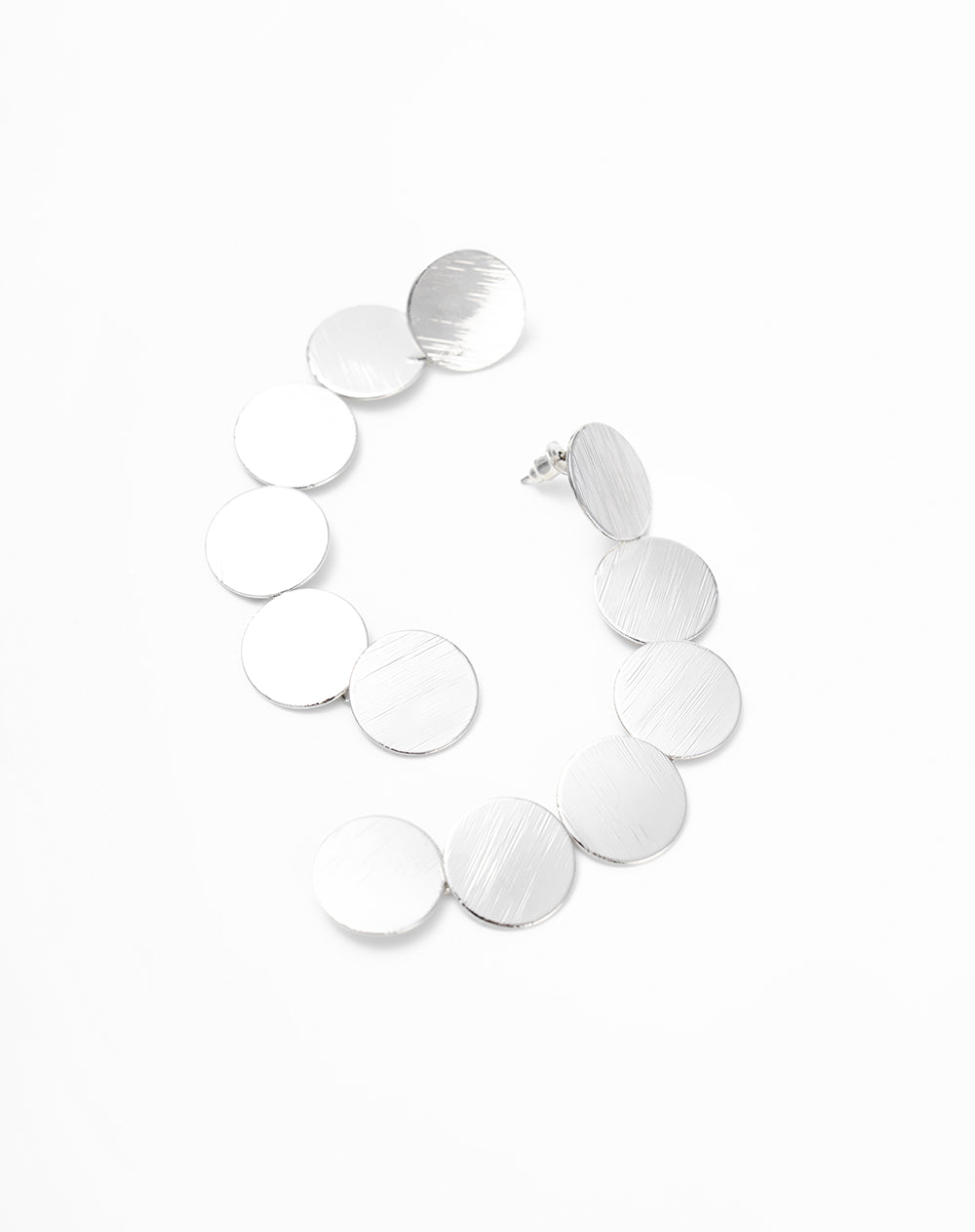 Arete plateado mujer