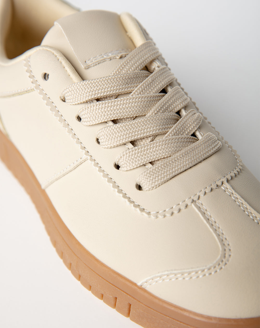 Tenis beige
