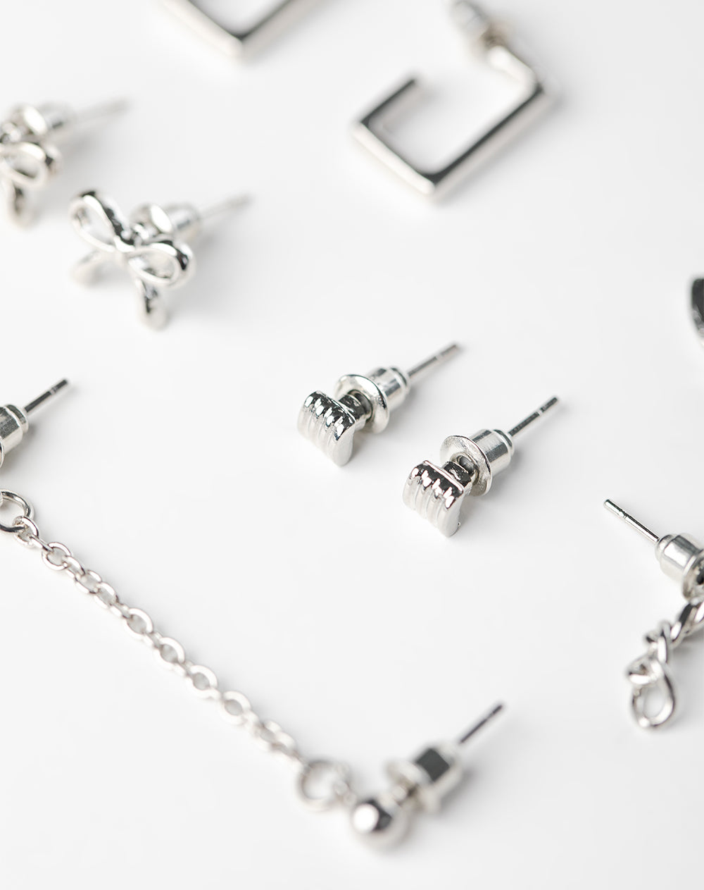 Aretes plateados