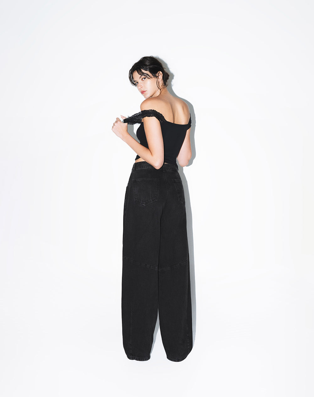 Jean baggy tiro medio negro mujer