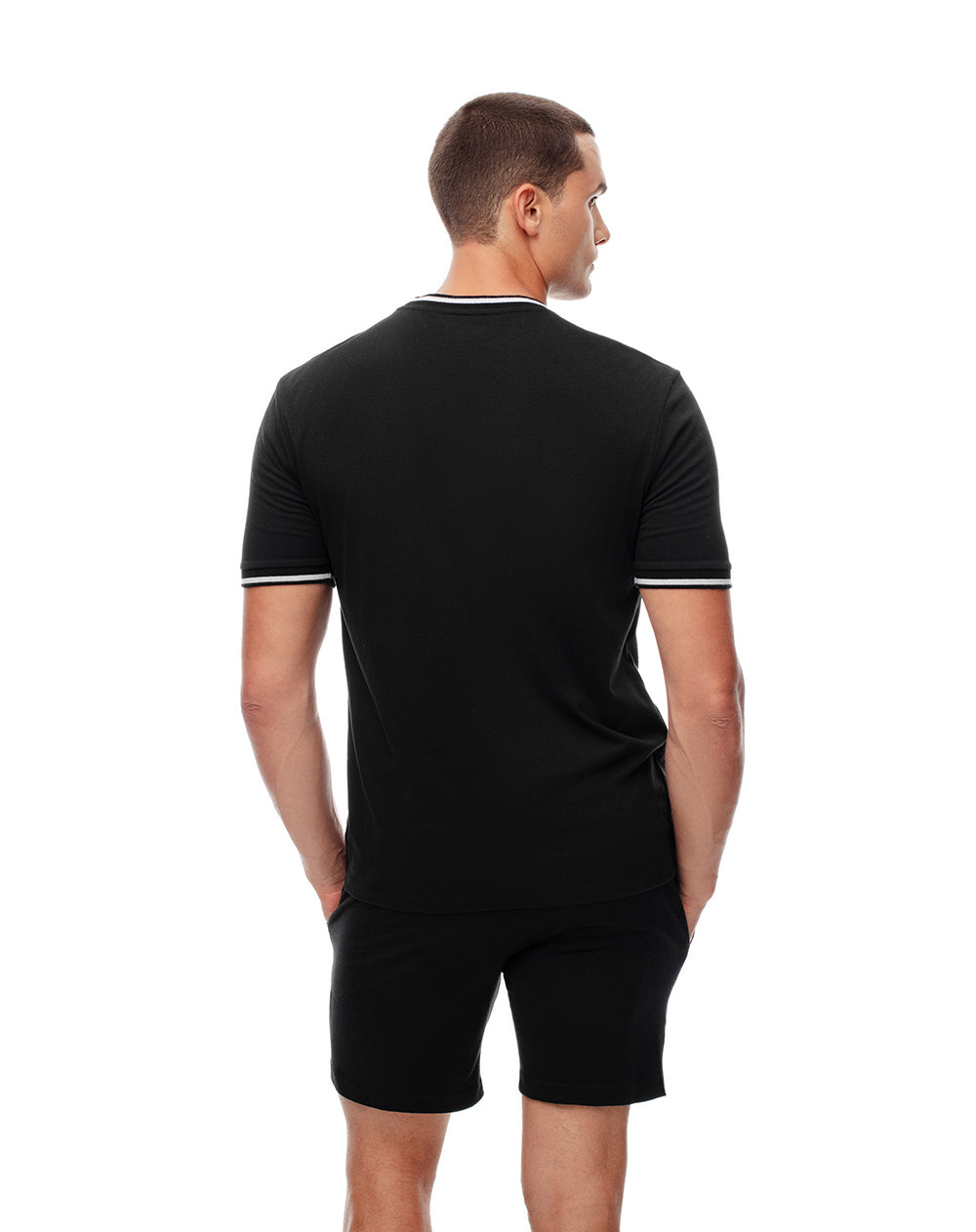 Camiseta regular fit manga corta negra