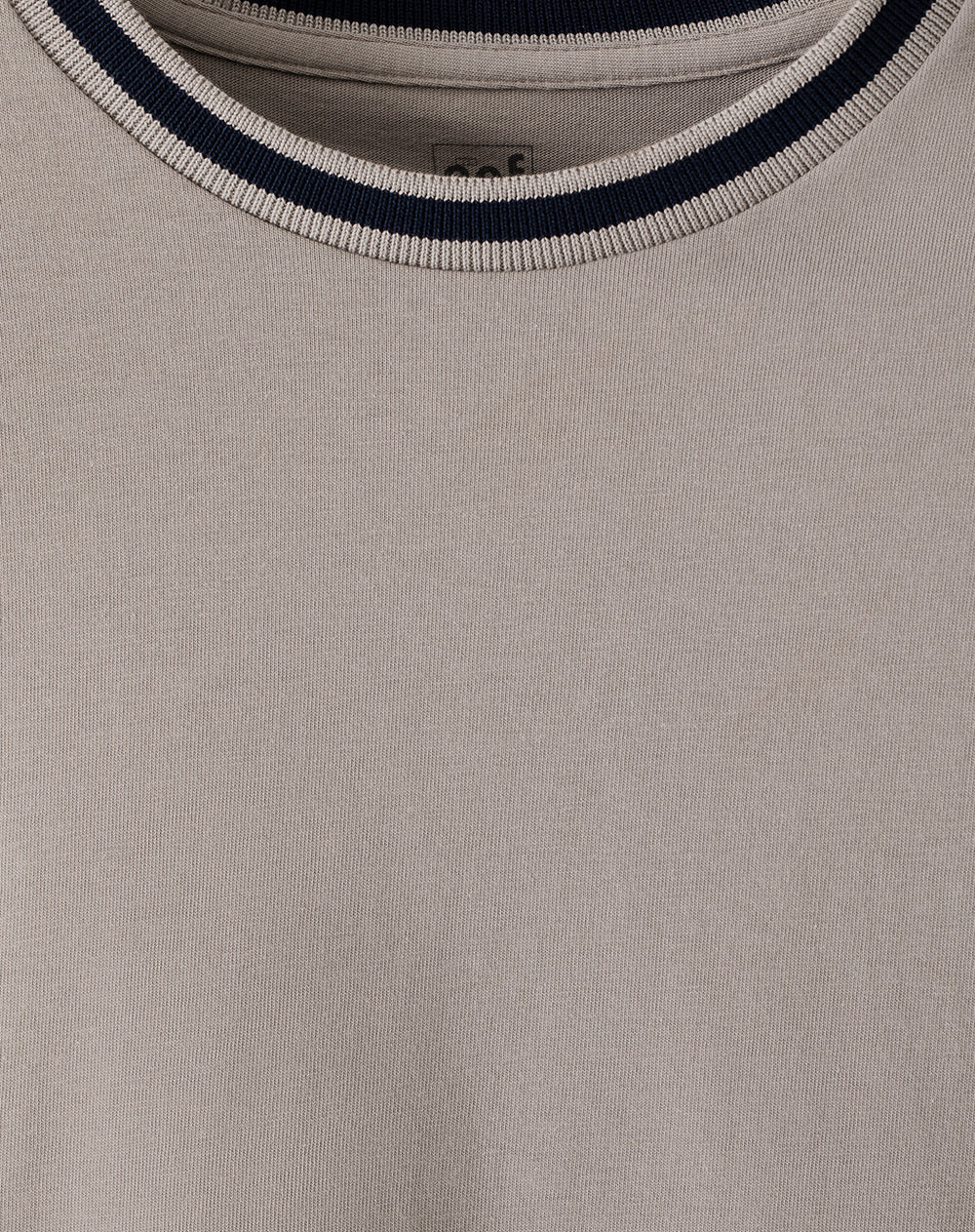 Camiseta regular fit manga corta taupe