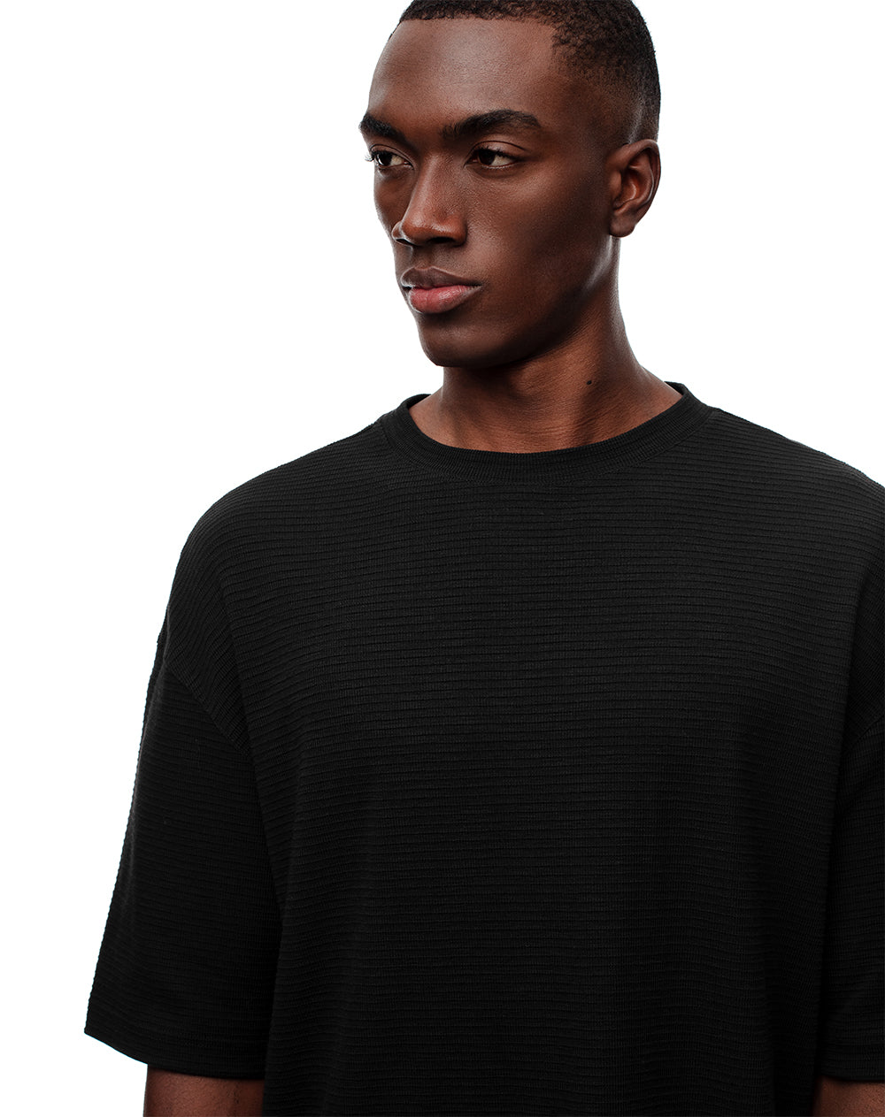 Camiseta regular fit manga corta negra