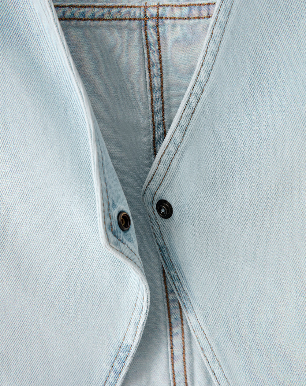 Chaleco relaxed fit sin capucha indigo claro
