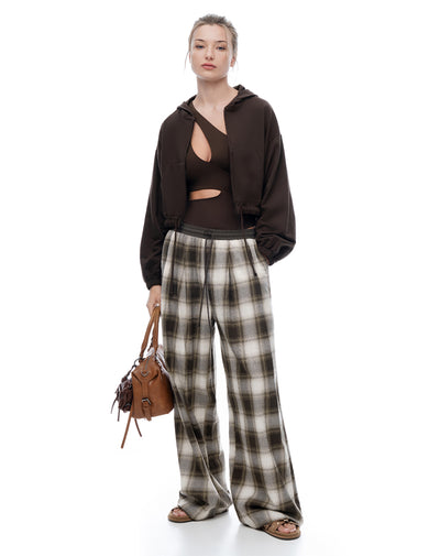 Pantalón tiro medio cuadros mujer