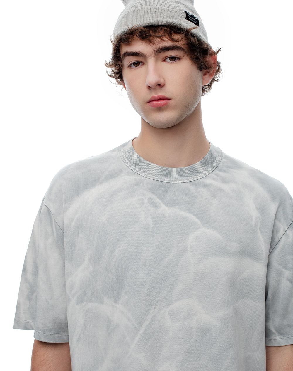 Camiseta regular fit manga corta gris estampada