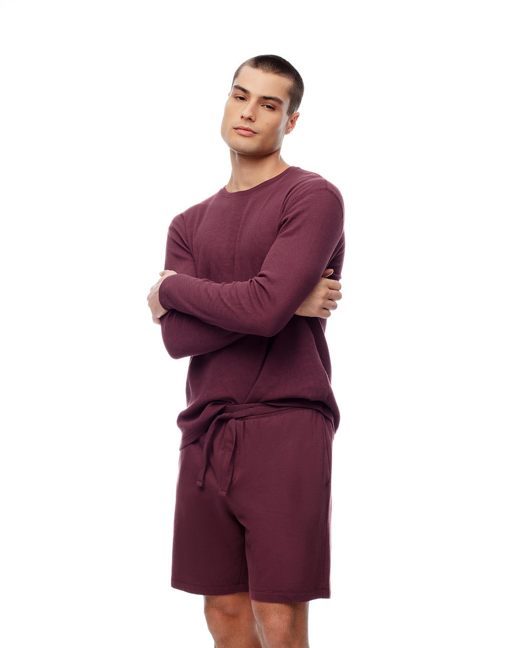 Bermuda regular vinotinto hombre