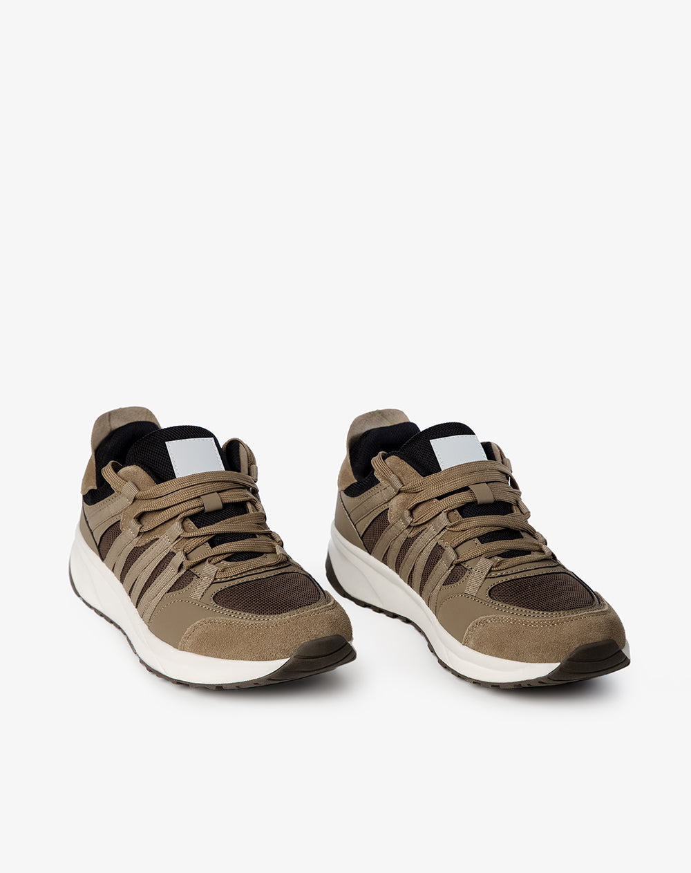 Zapatos tenis cafe