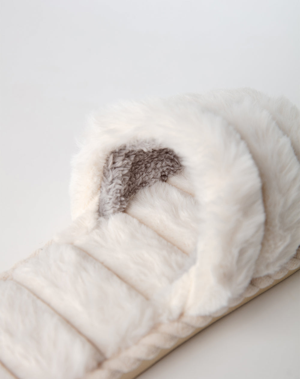 Zapatos pantufla crudo
