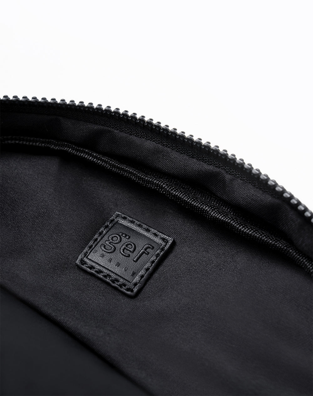 Estuche negro mujer